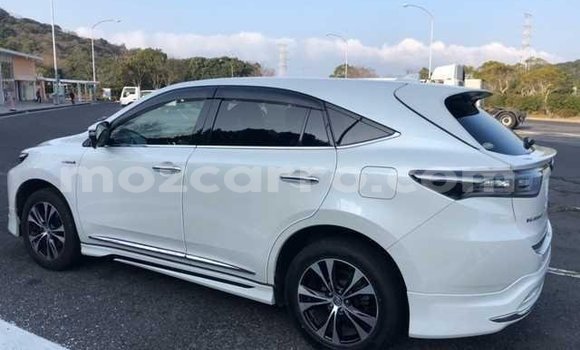 Buy Import Toyota Harrier White Car in Maputo in Maputo Buy Import Toyota Harrier White Car in Maputo in Maputo
