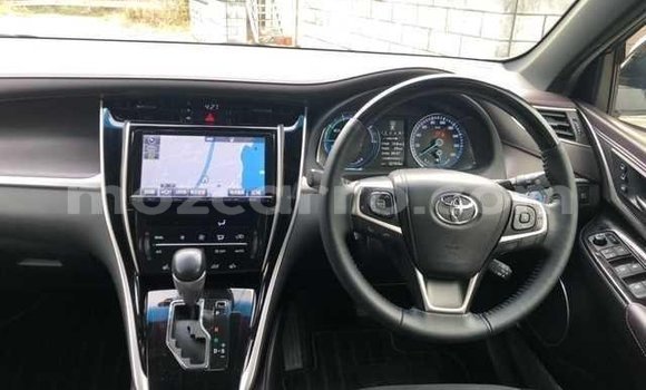 Buy Import Toyota Harrier White Car in Maputo in Maputo Buy Import Toyota Harrier White Car in Maputo in Maputo