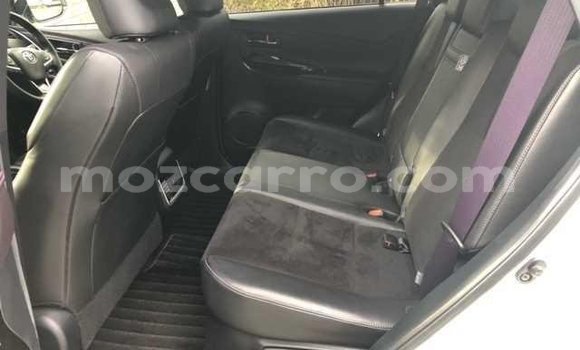 Buy Import Toyota Harrier White Car in Maputo in Maputo Buy Import Toyota Harrier White Car in Maputo in Maputo
