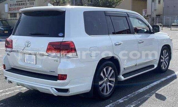 Comprar Importar Toyota Land Cruiser Branco Carro em Maputo em Maputo Comprar Importar Toyota Land Cruiser Branco Carro em Maputo em Maputo