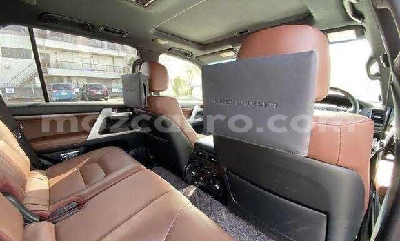 Comprar Importar Toyota Land Cruiser Branco Carro em Maputo em Maputo Comprar Importar Toyota Land Cruiser Branco Carro em Maputo em Maputo