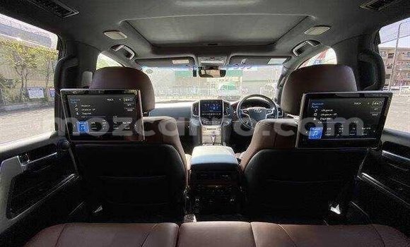 Comprar Importar Toyota Land Cruiser Branco Carro em Maputo em Maputo Comprar Importar Toyota Land Cruiser Branco Carro em Maputo em Maputo