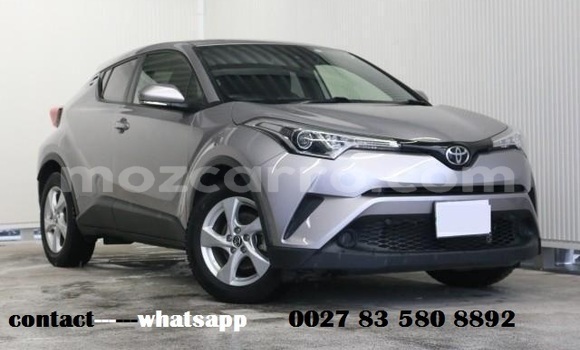 Tenga Imported Toyota C-HR Zvimwe Mota in Maputo in Maputo