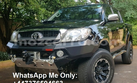 Buy Used Toyota Hilux Red Car in Maputo in Maputo