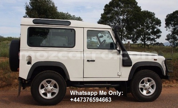 Comprar Usado Land Rover Defender Branco Carro em Maputo em Maputo Comprar Usado Land Rover Defender Branco Carro em Maputo em Maputo
