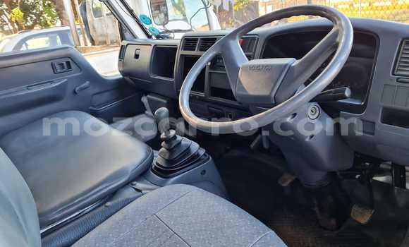 Tenga Tsaru Toyota Dyna Chena Rori in Caia in Sofala Tenga Tsaru Toyota Dyna Chena Rori in Caia in Sofala