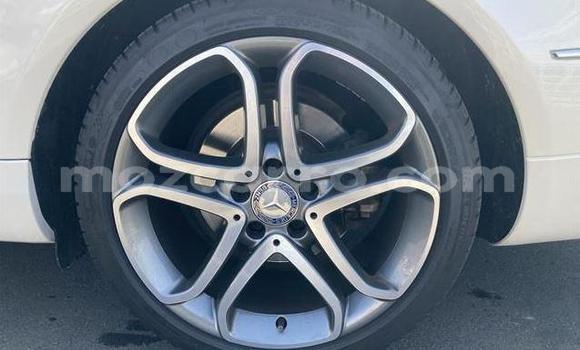 Comprar Importar Mercedes-Benz E-Classe Branco Carro em Maputo em Maputo Comprar Importar Mercedes-Benz E-Classe Branco Carro em Maputo em Maputo