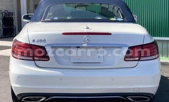 Comprar Importar Mercedes-Benz E-Classe Branco Carro em Maputo em Maputo Comprar Importar Mercedes-Benz E-Classe Branco Carro em Maputo em Maputo
