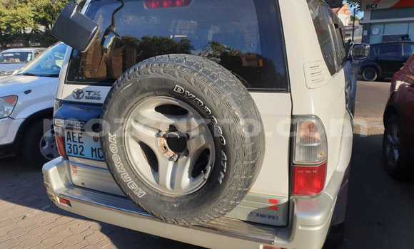 Nunua Ilio tumika Toyota Land Cruiser Prado Nyeupe Gari ndani ya Mocambique nchini Nampula Nunua Ilio tumika Toyota Land Cruiser Prado Nyeupe Gari ndani ya Mocambique nchini Nampula