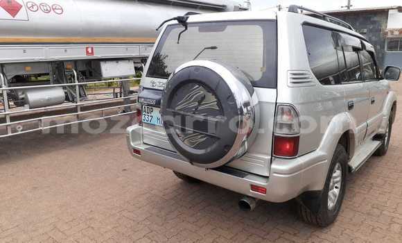 Nunua Ilio tumika Toyota Land Cruiser Prado Nyeupe Gari ndani ya Maputo nchini Maputo Nunua Ilio tumika Toyota Land Cruiser Prado Nyeupe Gari ndani ya Maputo nchini Maputo