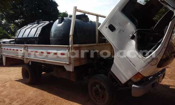 Comprar Usado Isuzu FTR 850 Branco Caminhão em Maputo em Maputo