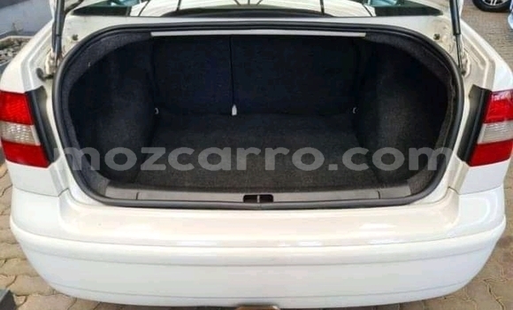 Nunua Ilio tumika Volkswagen Polo Nyeupe Gari ndani ya Mocambique nchini Nampula Nunua Ilio tumika Volkswagen Polo Nyeupe Gari ndani ya Mocambique nchini Nampula