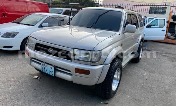 Nunua Ilio tumika Toyota Surf Fedha Gari ndani ya Maputo nchini Maputo