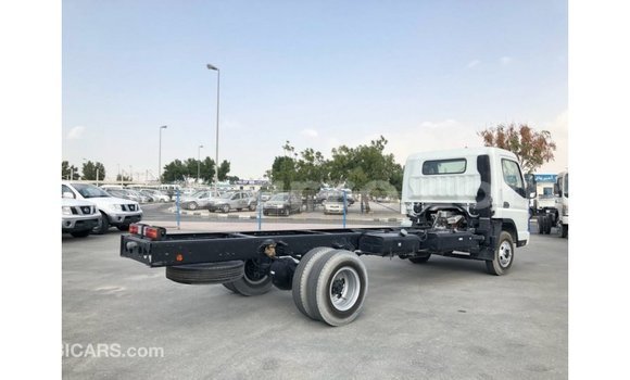 Buy Import Mitsubishi Canter White Truck in Import - Dubai in Cabo Delgado Buy Import Mitsubishi Canter White Truck in Import - Dubai in Cabo Delgado