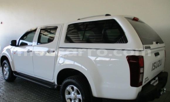 Comprar Usado Isuzu D-MAX Branco Carro em Maputo em Maputo Comprar Usado Isuzu D-MAX Branco Carro em Maputo em Maputo