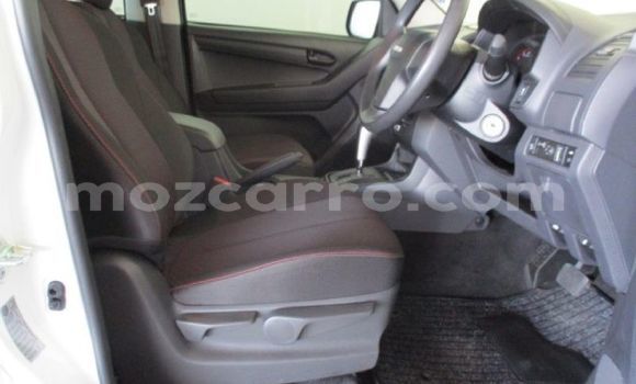 Comprar Usado Isuzu D-MAX Branco Carro em Maputo em Maputo Comprar Usado Isuzu D-MAX Branco Carro em Maputo em Maputo