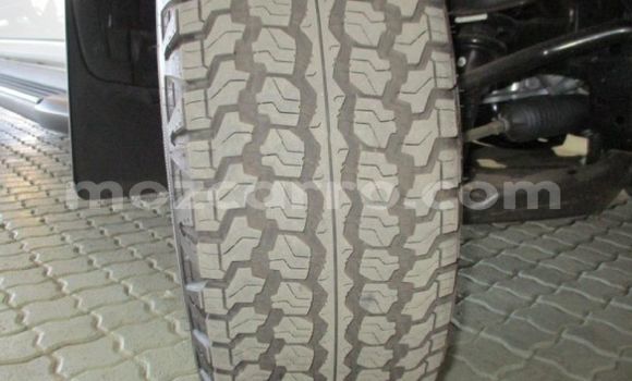 Comprar Usado Isuzu D-MAX Branco Carro em Maputo em Maputo Comprar Usado Isuzu D-MAX Branco Carro em Maputo em Maputo