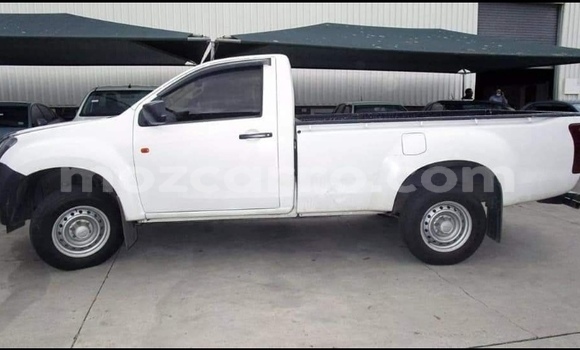 Nunua Ilio tumika Isuzu D-MAX Nyeupe Gari ndani ya Mabalane nchini Gaza Nunua Ilio tumika Isuzu D-MAX Nyeupe Gari ndani ya Mabalane nchini Gaza