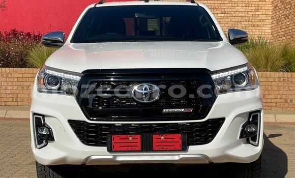 Nunua Ilio tumika Toyota Hilux Nyeupe Gari ndani ya Maputo nchini Maputo Nunua Ilio tumika Toyota Hilux Nyeupe Gari ndani ya Maputo nchini Maputo