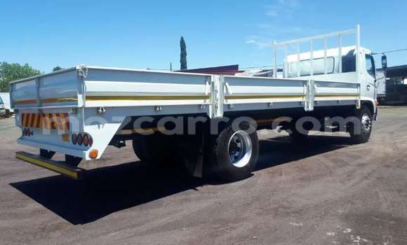 Comprar Usado Hino Ranger Branco Caminhão em Maputo em Maputo Comprar Usado Hino Ranger Branco Caminhão em Maputo em Maputo