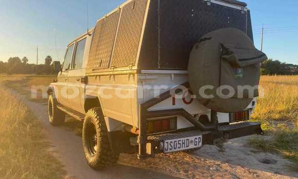 Comprar Usado Toyota Land Cruiser Branco Carro em Maputo em Maputo Comprar Usado Toyota Land Cruiser Branco Carro em Maputo em Maputo
