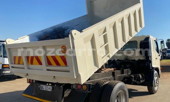 Comprar Usado Hino Ranger Branco Caminhão em Maputo em Maputo Comprar Usado Hino Ranger Branco Caminhão em Maputo em Maputo