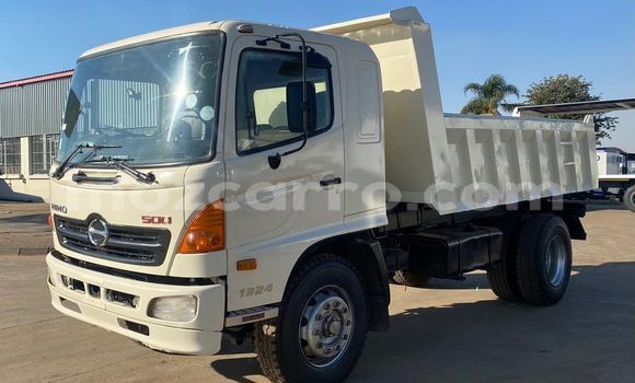 Comprar Usado Hino Ranger Branco Caminhão em Maputo em Maputo Comprar Usado Hino Ranger Branco Caminhão em Maputo em Maputo