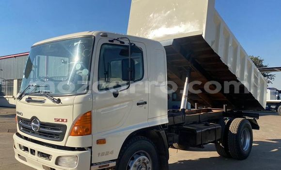 Comprar Usado Hino Ranger Branco Caminhão em Maputo em Maputo Comprar Usado Hino Ranger Branco Caminhão em Maputo em Maputo