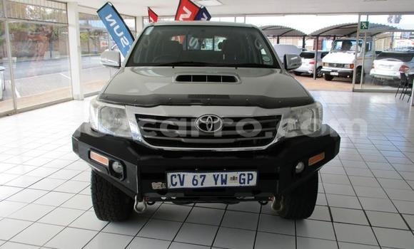 Nunua Ilio tumika Toyota Hilux Nyeupe Gari ndani ya Maputo nchini Maputo