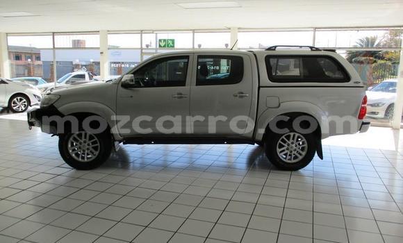 Comprar Usado Toyota Hilux Branco Carro em Maputo em Maputo Comprar Usado Toyota Hilux Branco Carro em Maputo em Maputo