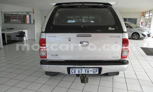 Comprar Usado Toyota Hilux Branco Carro em Maputo em Maputo Comprar Usado Toyota Hilux Branco Carro em Maputo em Maputo