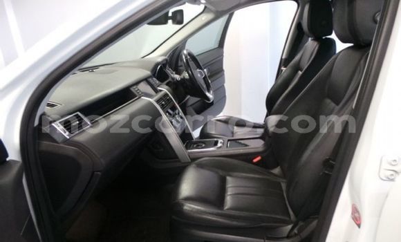 Nunua Ilio tumika Land Rover Discovery Sport Nyeupe Gari ndani ya Maputo nchini Maputo Nunua Ilio tumika Land Rover Discovery Sport Nyeupe Gari ndani ya Maputo nchini Maputo