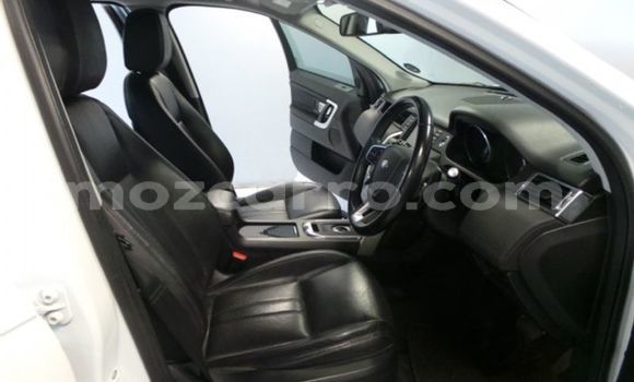Nunua Ilio tumika Land Rover Discovery Sport Nyeupe Gari ndani ya Maputo nchini Maputo Nunua Ilio tumika Land Rover Discovery Sport Nyeupe Gari ndani ya Maputo nchini Maputo