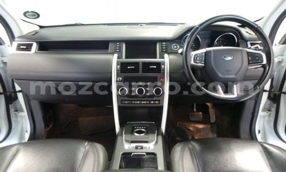 Nunua Ilio tumika Land Rover Discovery Sport Nyeupe Gari ndani ya Maputo nchini Maputo Nunua Ilio tumika Land Rover Discovery Sport Nyeupe Gari ndani ya Maputo nchini Maputo