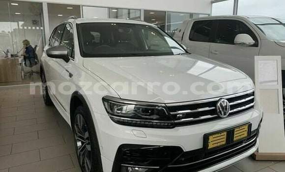 Nunua Ilio tumika Volkswagen Tiguan Nyeupe Gari ndani ya Maputo nchini Maputo