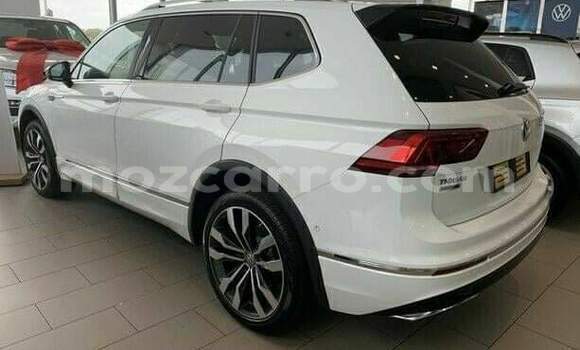 Nunua Ilio tumika Volkswagen Tiguan Nyeupe Gari ndani ya Maputo nchini Maputo Nunua Ilio tumika Volkswagen Tiguan Nyeupe Gari ndani ya Maputo nchini Maputo