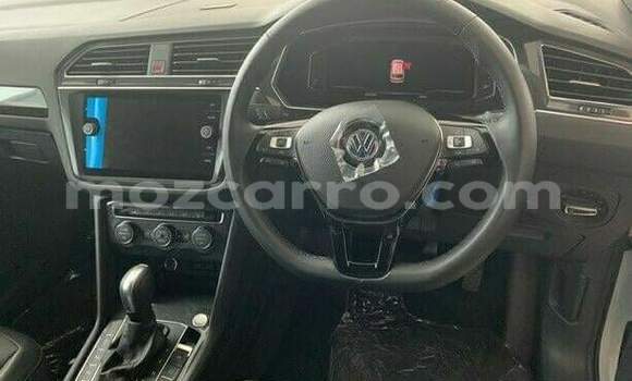 Nunua Ilio tumika Volkswagen Tiguan Nyeupe Gari ndani ya Maputo nchini Maputo Nunua Ilio tumika Volkswagen Tiguan Nyeupe Gari ndani ya Maputo nchini Maputo