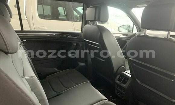 Nunua Ilio tumika Volkswagen Tiguan Nyeupe Gari ndani ya Maputo nchini Maputo Nunua Ilio tumika Volkswagen Tiguan Nyeupe Gari ndani ya Maputo nchini Maputo