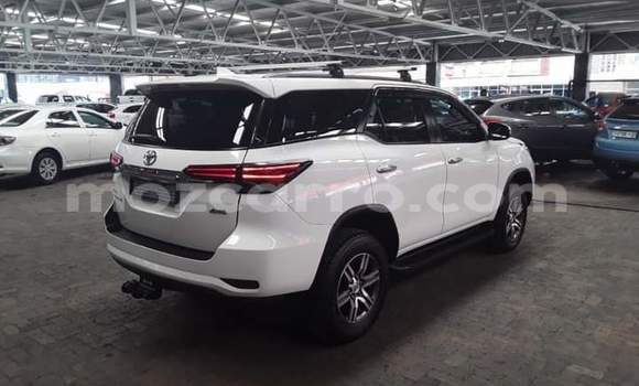 Nunua Ilio tumika Toyota Fortuner Nyeupe Gari ndani ya Maputo nchini Maputo Nunua Ilio tumika Toyota Fortuner Nyeupe Gari ndani ya Maputo nchini Maputo