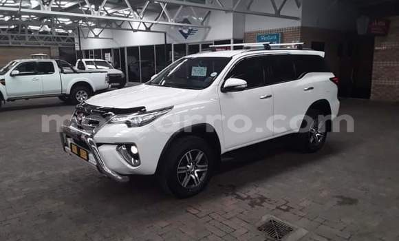 Nunua Ilio tumika Toyota Fortuner Nyeupe Gari ndani ya Maputo nchini Maputo Nunua Ilio tumika Toyota Fortuner Nyeupe Gari ndani ya Maputo nchini Maputo