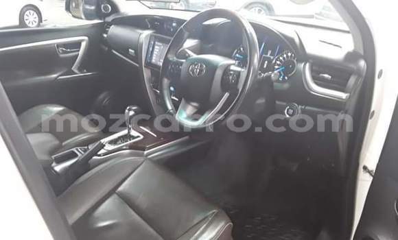 Nunua Ilio tumika Toyota Fortuner Nyeupe Gari ndani ya Maputo nchini Maputo Nunua Ilio tumika Toyota Fortuner Nyeupe Gari ndani ya Maputo nchini Maputo