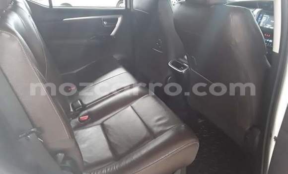 Nunua Ilio tumika Toyota Fortuner Nyeupe Gari ndani ya Maputo nchini Maputo Nunua Ilio tumika Toyota Fortuner Nyeupe Gari ndani ya Maputo nchini Maputo