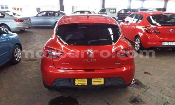 Tenga Tsaru Renault Clio Tsvuku Mota in Maputo in Maputo Tenga Tsaru Renault Clio Tsvuku Mota in Maputo in Maputo