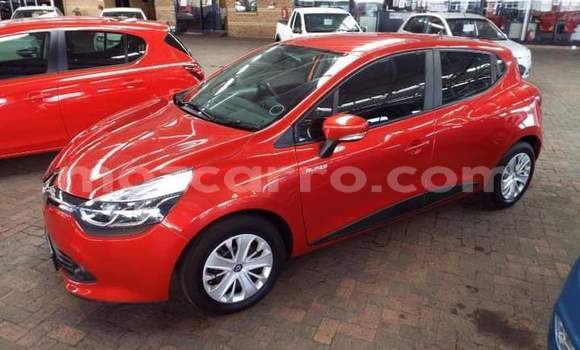 Tenga Tsaru Renault Clio Tsvuku Mota in Maputo in Maputo Tenga Tsaru Renault Clio Tsvuku Mota in Maputo in Maputo