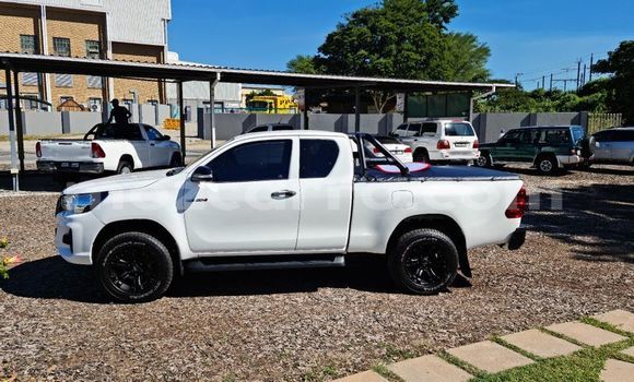 Comprar Usado Toyota Hilux Branco Carro em Maputo em Maputo Comprar Usado Toyota Hilux Branco Carro em Maputo em Maputo