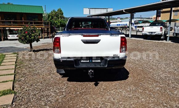 Comprar Usado Toyota Hilux Branco Carro em Maputo em Maputo Comprar Usado Toyota Hilux Branco Carro em Maputo em Maputo