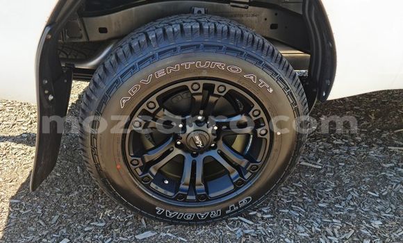 Comprar Usado Toyota Hilux Branco Carro em Maputo em Maputo Comprar Usado Toyota Hilux Branco Carro em Maputo em Maputo