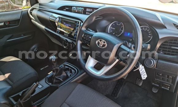 Comprar Usado Toyota Hilux Branco Carro em Maputo em Maputo Comprar Usado Toyota Hilux Branco Carro em Maputo em Maputo