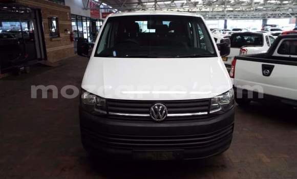 Comprar Usado Volkswagen Transporter Branco Carro em Maputo em Maputo