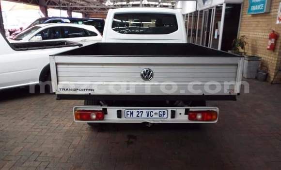 Buy Used Volkswagen Transporter White Car in Maputo in Maputo Buy Used Volkswagen Transporter White Car in Maputo in Maputo